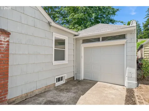 2541 SE 75th Avenue Portland OR 97206