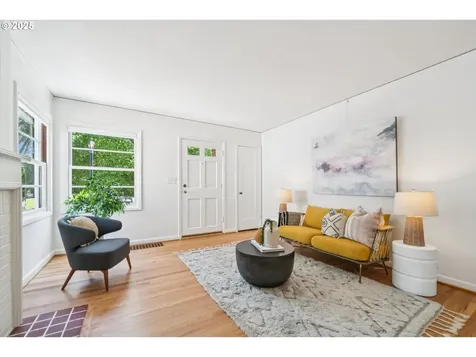 2541 SE 75th Avenue Portland OR 97206