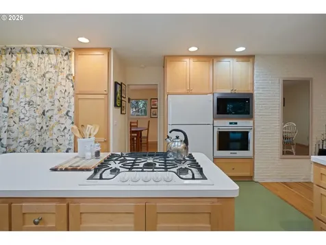 6167 SW Miles Court Portland OR 97219