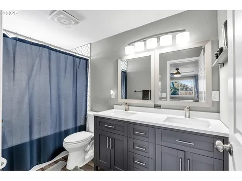 16604 NE 80th Street Vancouver WA 98682