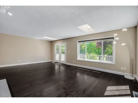 1522 NE Marine Drive Portland OR 97211