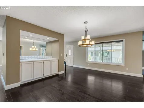 1522 NE Marine Drive Portland OR 97211