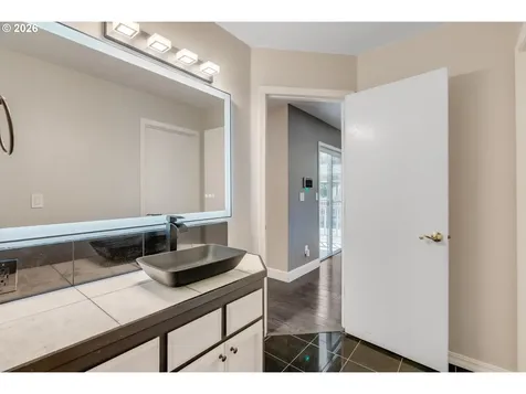 1522 NE Marine Drive Portland OR 97211