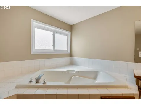 1522 NE Marine Drive Portland OR 97211