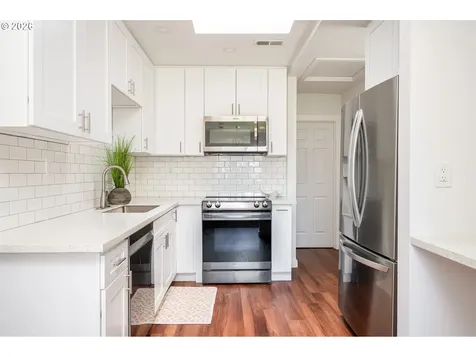 6555 SE 71st Avenue Portland OR 97206