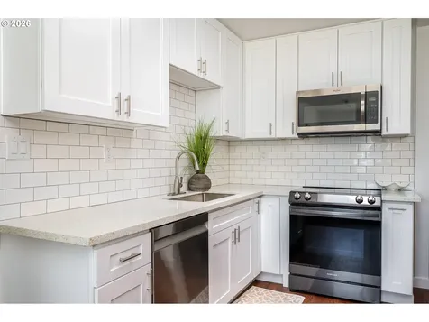 6555 SE 71st Avenue Portland OR 97206
