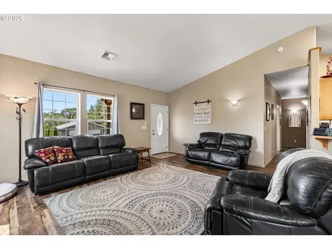 445 Green Valley Road Oakland OR 97462