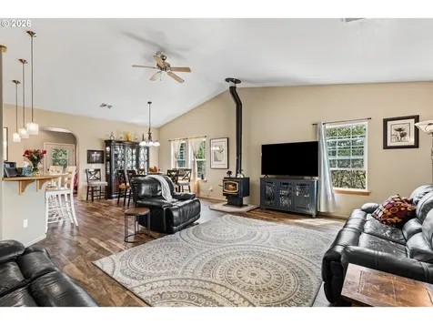 445 Green Valley Road Oakland OR 97462