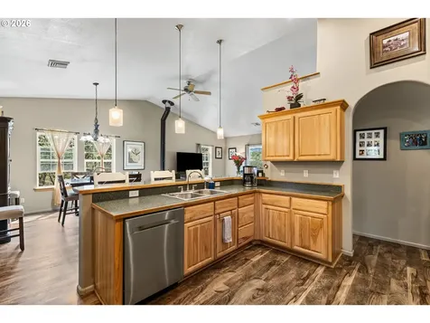 445 Green Valley Road Oakland OR 97462