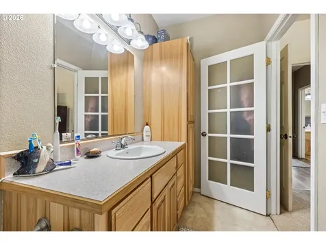 445 Green Valley Road Oakland OR 97462