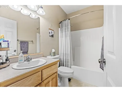445 Green Valley Road Oakland OR 97462