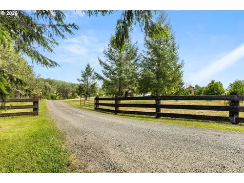 445 Green Valley Road Oakland OR 97462