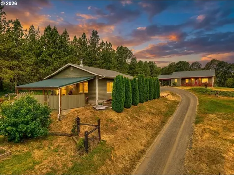 445 Green Valley Road Oakland OR 97462