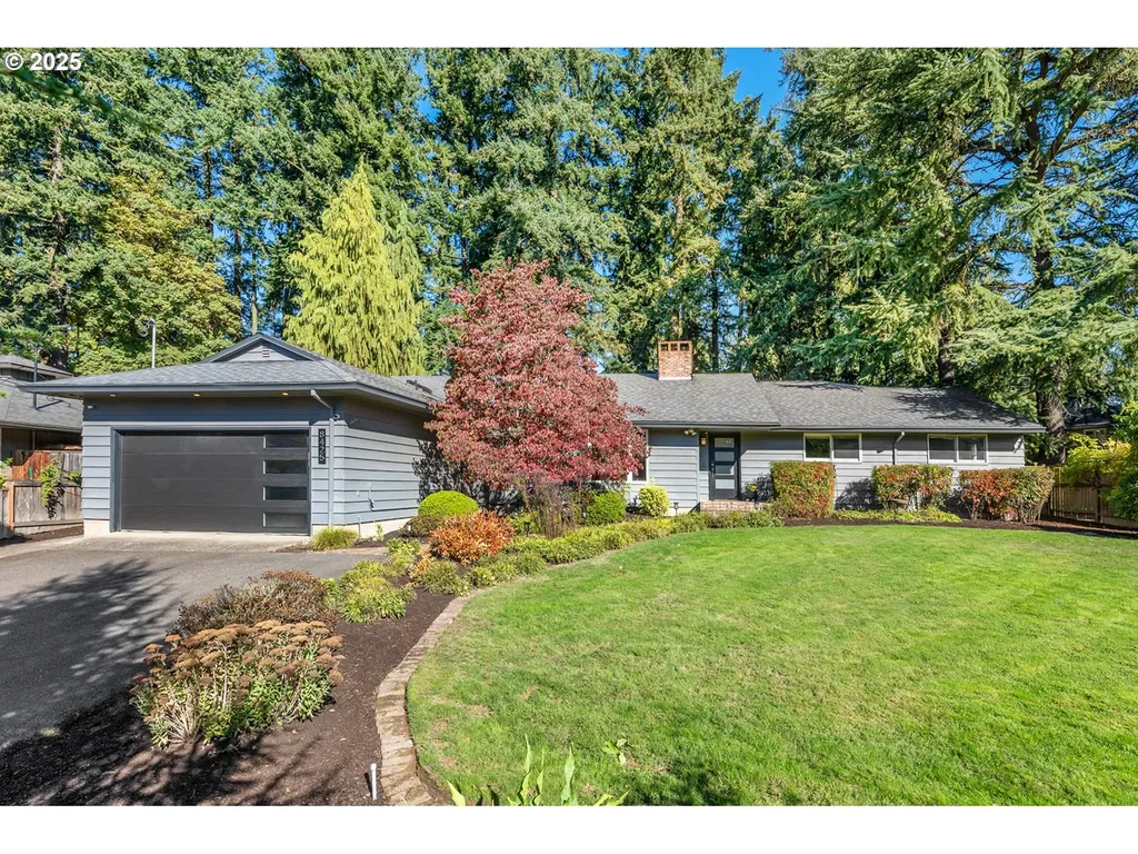 8425 SW Homewood Street Portland OR 97225