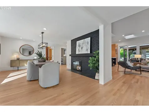 8425 SW Homewood Street Portland OR 97225