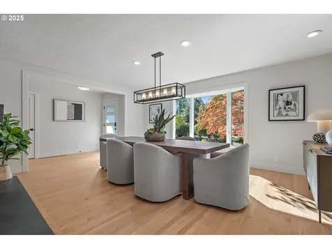 8425 SW Homewood Street Portland OR 97225
