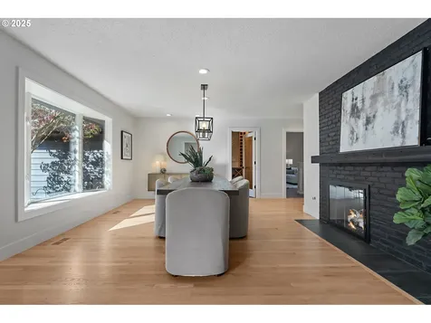8425 SW Homewood Street Portland OR 97225