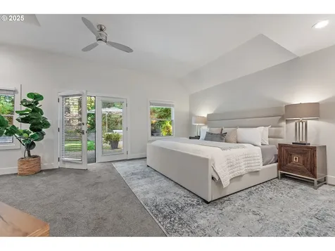 8425 SW Homewood Street Portland OR 97225