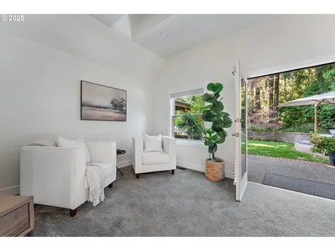 8425 SW Homewood Street Portland OR 97225