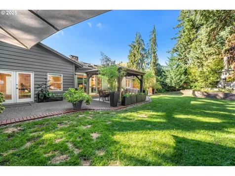 8425 SW Homewood Street Portland OR 97225