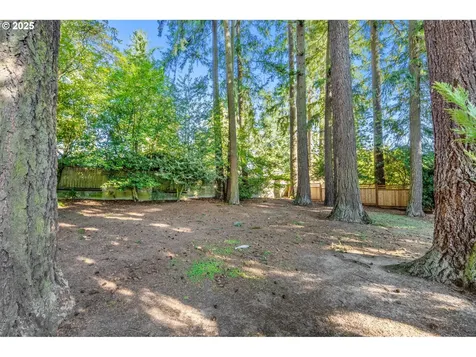 8425 SW Homewood Street Portland OR 97225