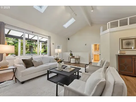 8425 SW Homewood Street Portland OR 97225