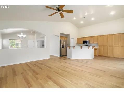 5470 Jeffrey Way Eugene OR 97402
