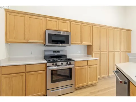 5470 Jeffrey Way Eugene OR 97402
