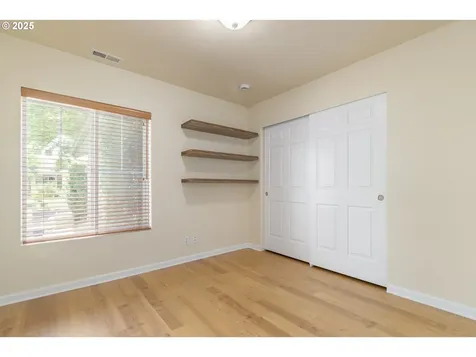 5470 Jeffrey Way Eugene OR 97402