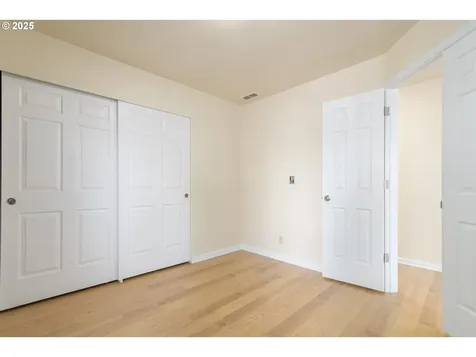 5470 Jeffrey Way Eugene OR 97402