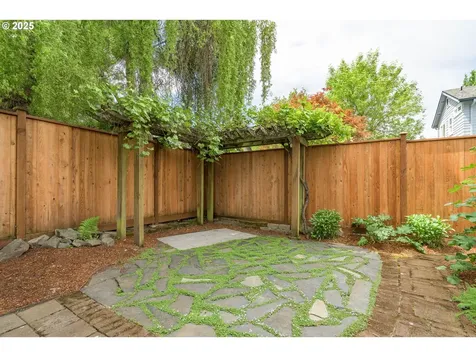 5470 Jeffrey Way Eugene OR 97402