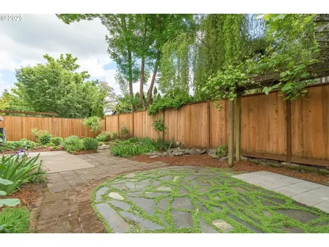 5470 Jeffrey Way Eugene OR 97402