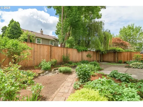 5470 Jeffrey Way Eugene OR 97402