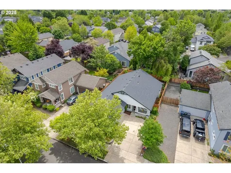 5470 Jeffrey Way Eugene OR 97402