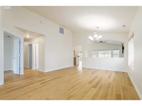 5470 Jeffrey Way Eugene OR 97402