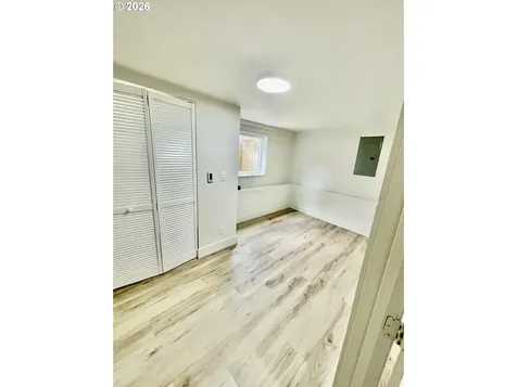 5901 SE Flavel Drive Portland OR 97206