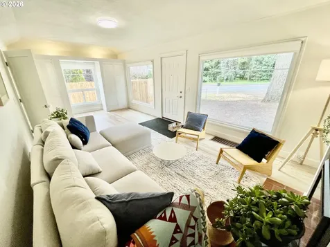5901 SE Flavel Drive Portland OR 97206
