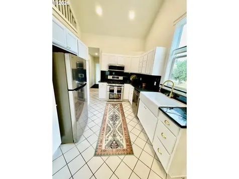5901 SE Flavel Drive Portland OR 97206