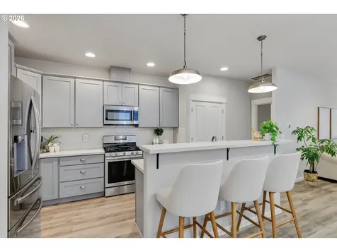 1460 SE 9th Avenue Canby OR 97013