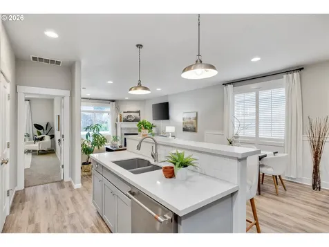 1460 SE 9th Avenue Canby OR 97013