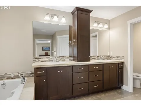 13215 NE 56th Avenue Vancouver WA 98686