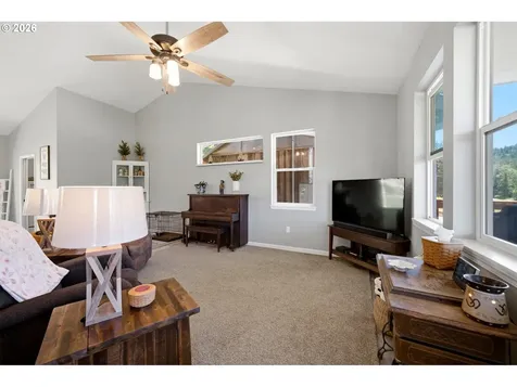 37886 S Wilhoit Road Molalla OR 97038