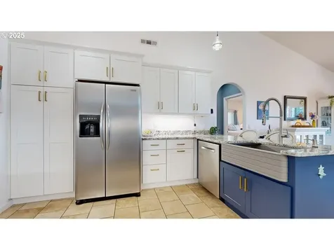 16881 Marina Heights Road Brookings OR 97415