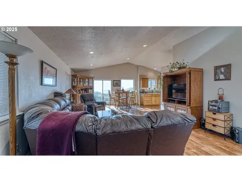 16881 Marina Heights Road Brookings OR 97415