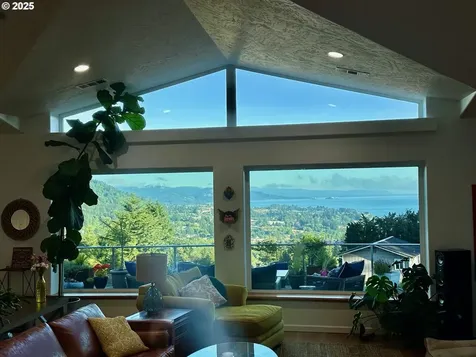 16881 Marina Heights Road Brookings OR 97415