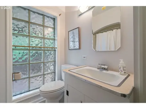 4131 N Overlook Terrace Portland OR 97217