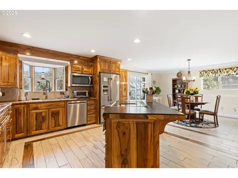 2164 SE Douglas Avenue Roseburg OR 97470