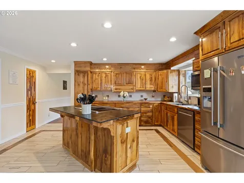 2164 SE Douglas Avenue Roseburg OR 97470