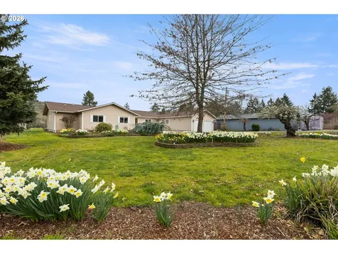 2164 SE Douglas Avenue Roseburg OR 97470