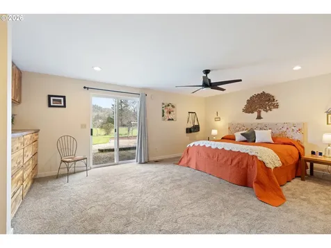 2164 SE Douglas Avenue Roseburg OR 97470
